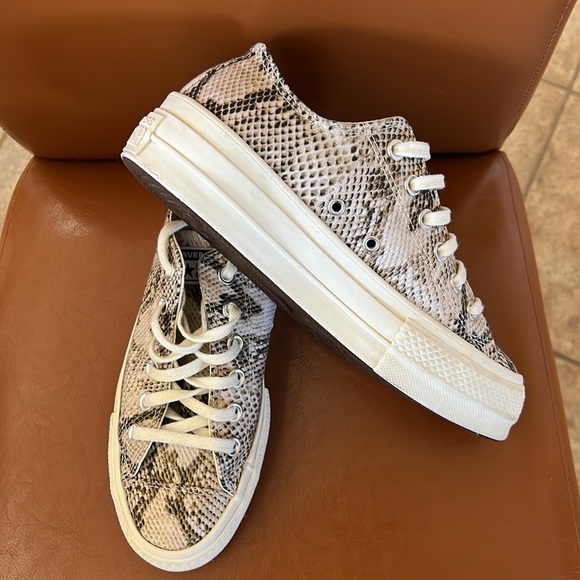 EUC | Converse Chuck Taylor All Stars CTAS Lift Ox Platform Women's 8 - Picture 3 of 5